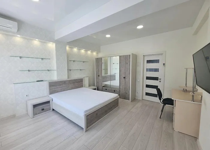 Testemiteanu 2 Bedroom Apartment Air-Conditioned